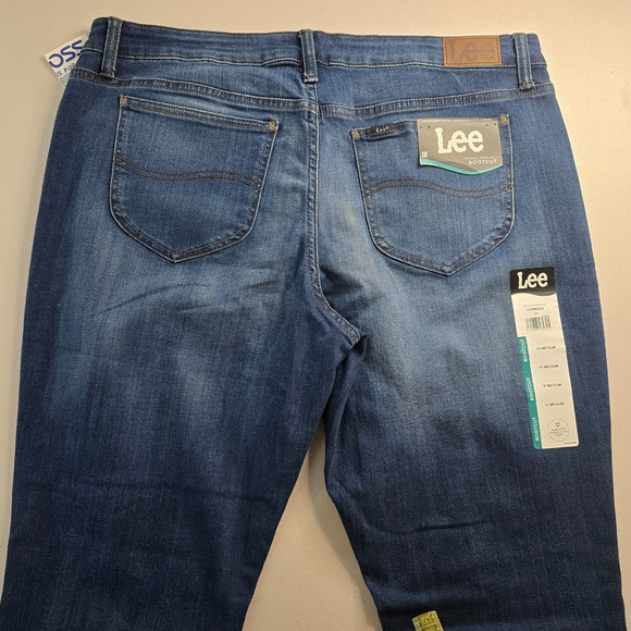 Lee Jeans Women's 18 M Blue Dark Wash Boot Cut Mid Rise Regular Fit NWT - Picture 13 of 16